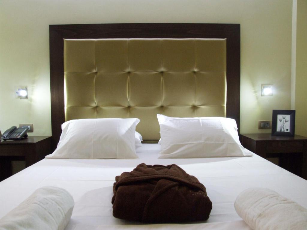 Ellinis Hotel Hriszí Aktí Haniá Szoba fotó