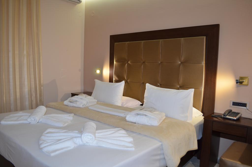 Ellinis Hotel Hriszí Aktí Haniá Kültér fotó